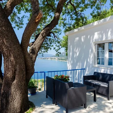 House Deja Blue בית נופש *