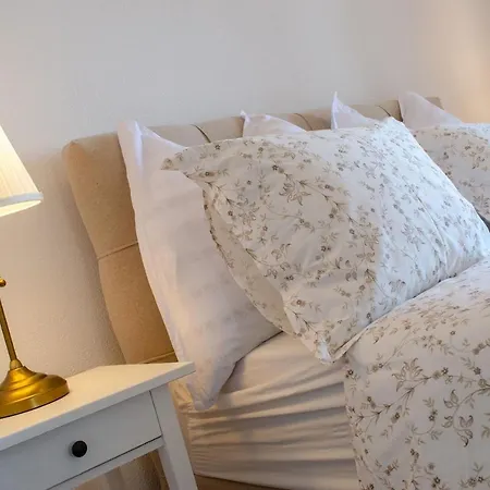 House Deja Blue אורביץ