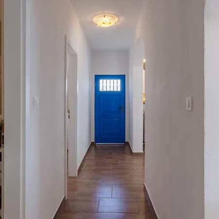 House Deja Blue *