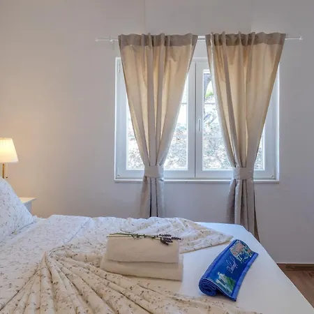 House Deja Blue Дом отдыха Оребич