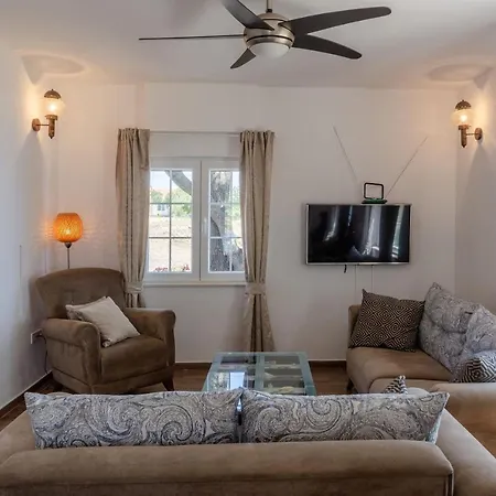 House Deja Blue Оребич