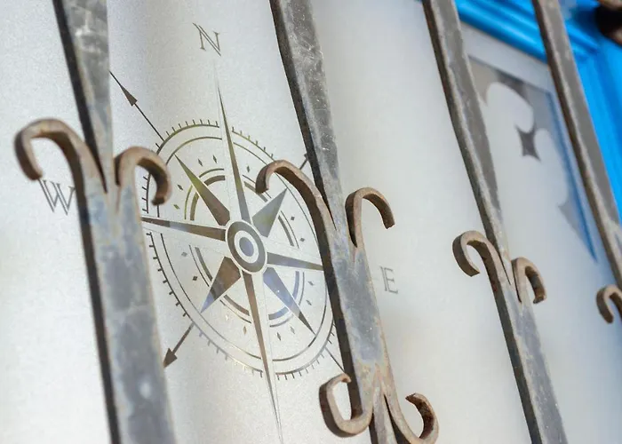 House Deja Blue أوروبيتش